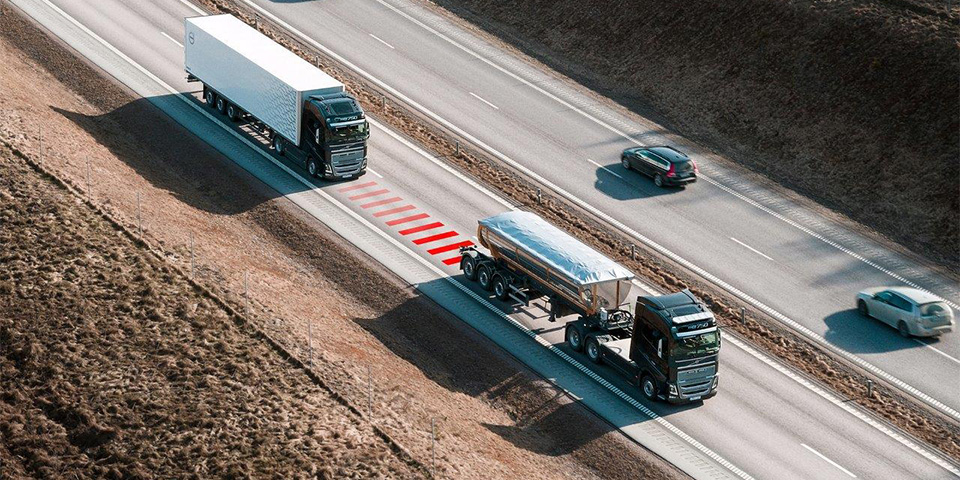 La nouvelle solution de sécurité de Volvo Trucks aide les conducteurs à garder leurs distances