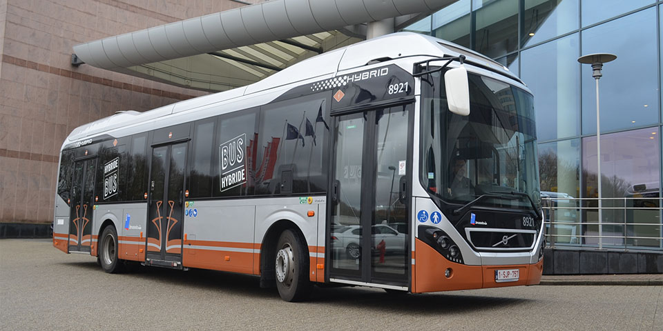 Volvo Bus continue de soutenir le parcours de l’électromobilité à Bruxelles et reçoit une commande de 128 bus hybrides
