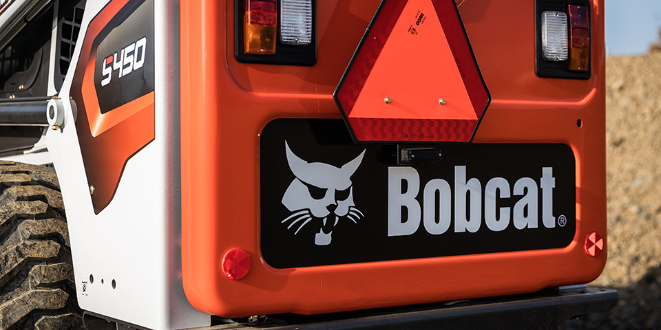Bobcat vous invite à la conférence de presse virtuelle pour le lancement de ses nouvelles chargeuses de Stage V
