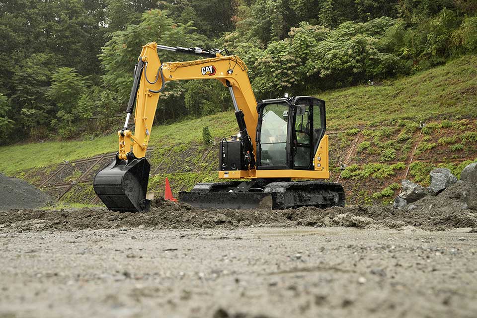 Caterpillar offre plus de solutions d’excavation avec la nouvelle minipelle hydraulique à flèche fixe de 8 tonnes 308 CR Cat®