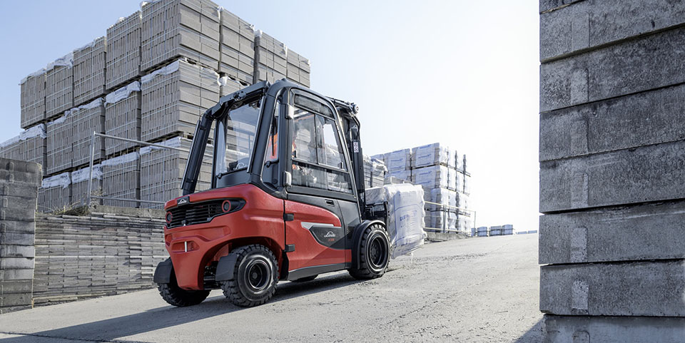 Le Linde X20 – X35 : le chariot élévateur électrique durable adapté aux besoins de la secteur de la construction