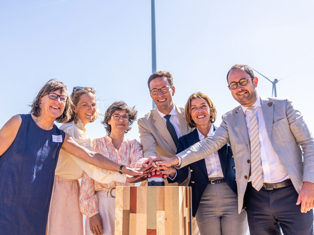 Inauguration officielle des éoliennes de Luminus sur le site de Jan De Nul à Zelzate