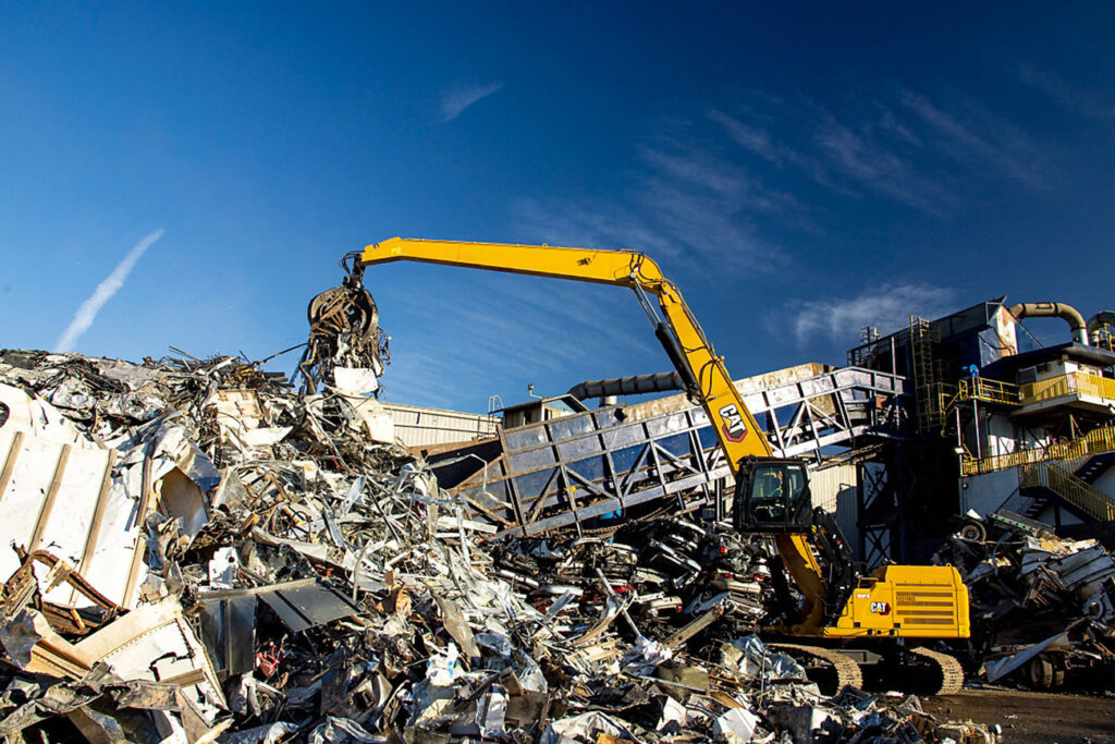 New Cat® MH3250 and MH3260 Material Handlers