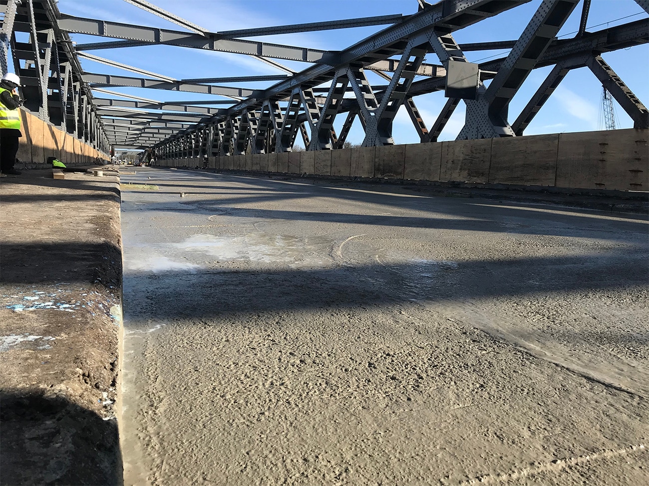 Une chape de compression étanche et sans fissures pour le pont de l ...
