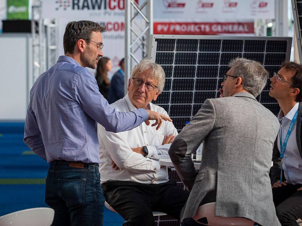 Une foule d’innovations à découvrir pour les installateurs au nouveau salon Solar Solutions