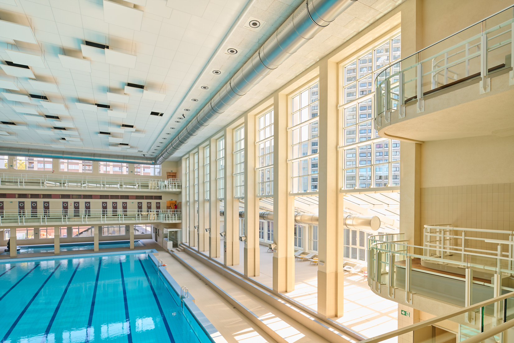 Des profils en aluminium fabriqués sur mesure pour la piscine de Schaerbeek